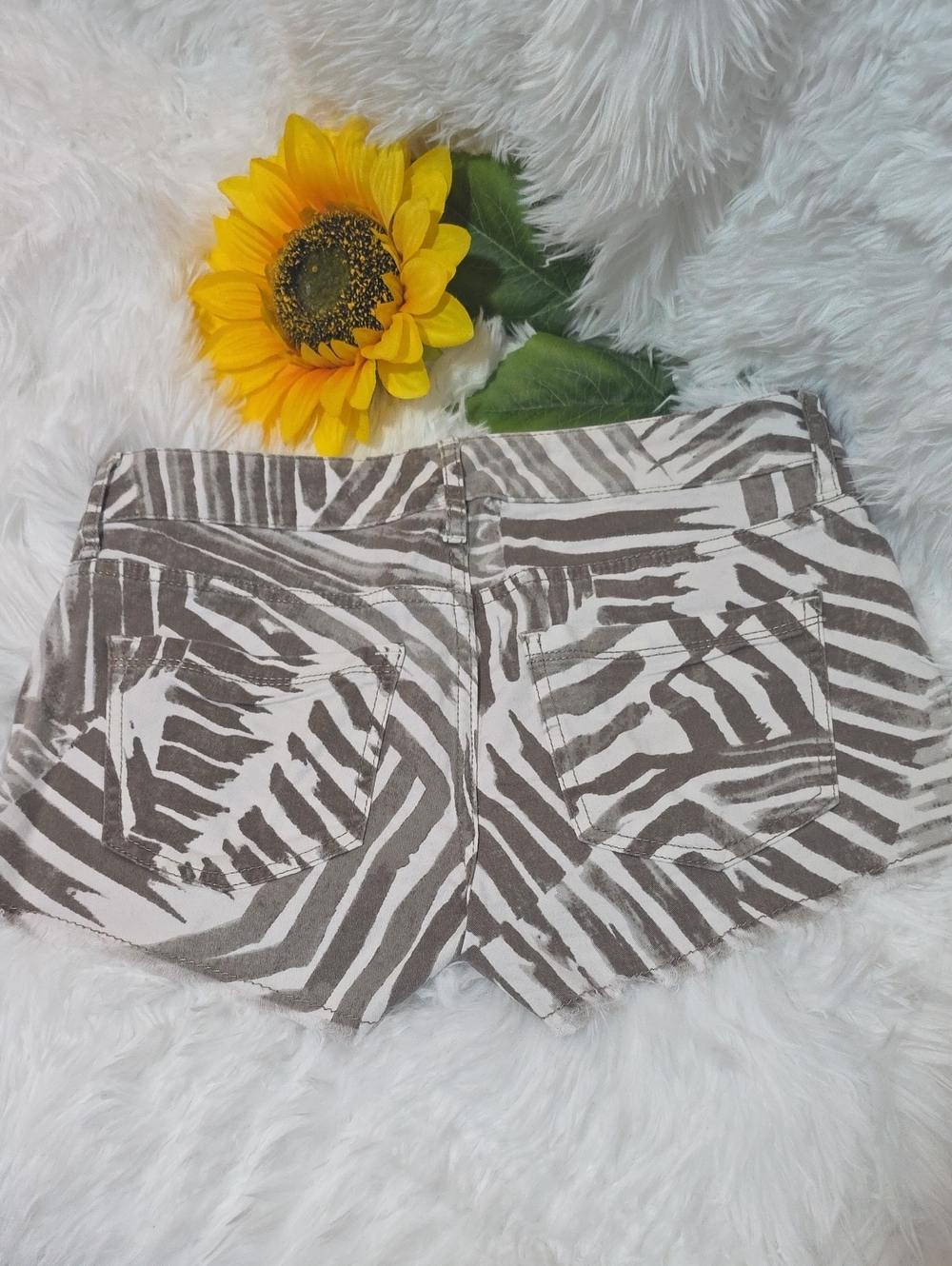 Express Zebra-Print Jean Shorts - Taupe & White